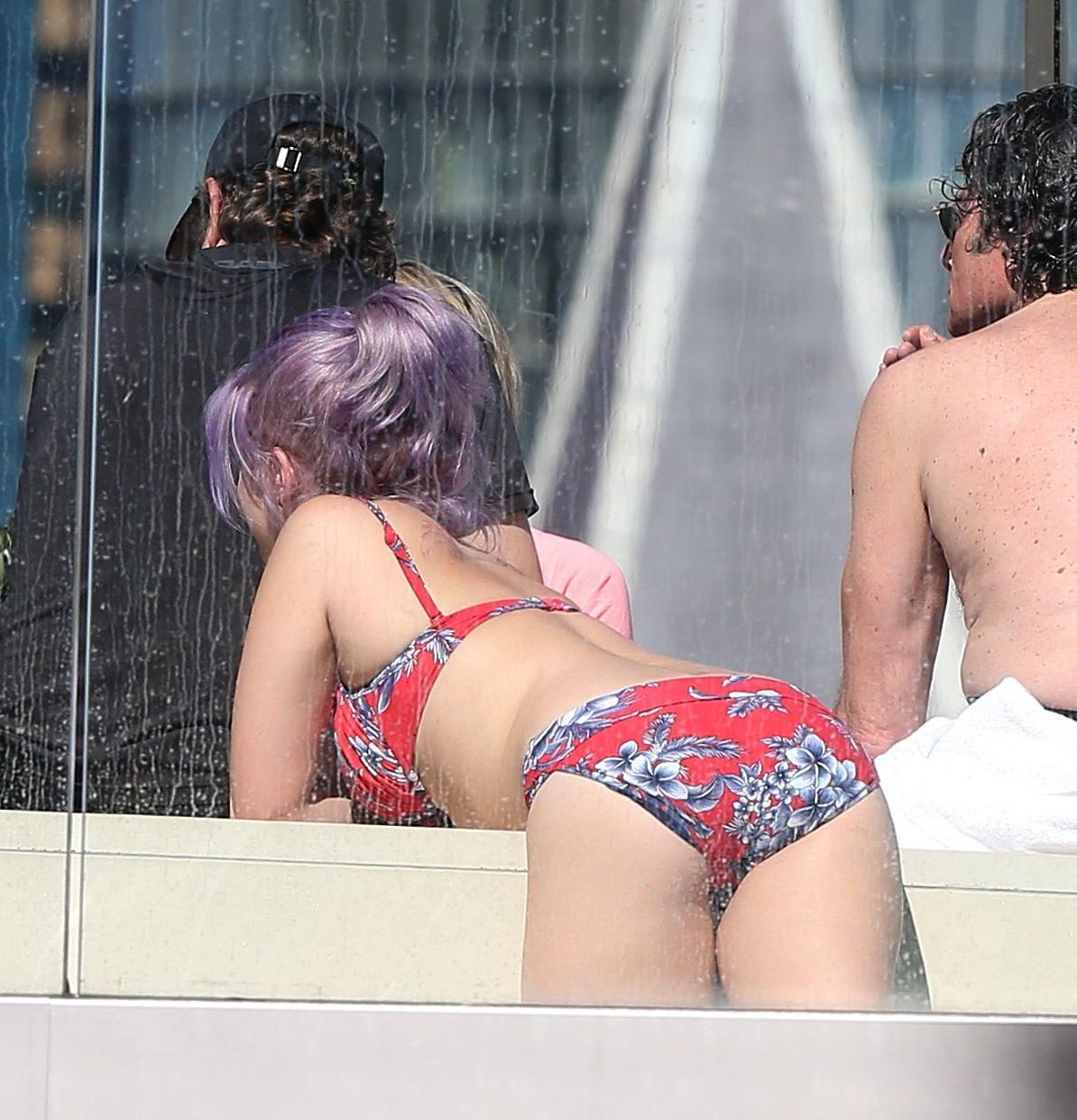 16P Kelly Osbourne showing off her chubby bikini body in Sydney
