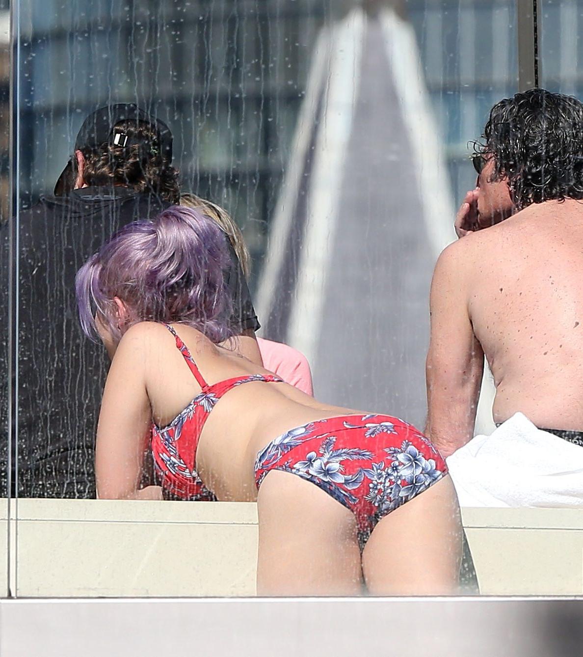 16P Kelly Osbourne showing off her chubby bikini body in Sydney