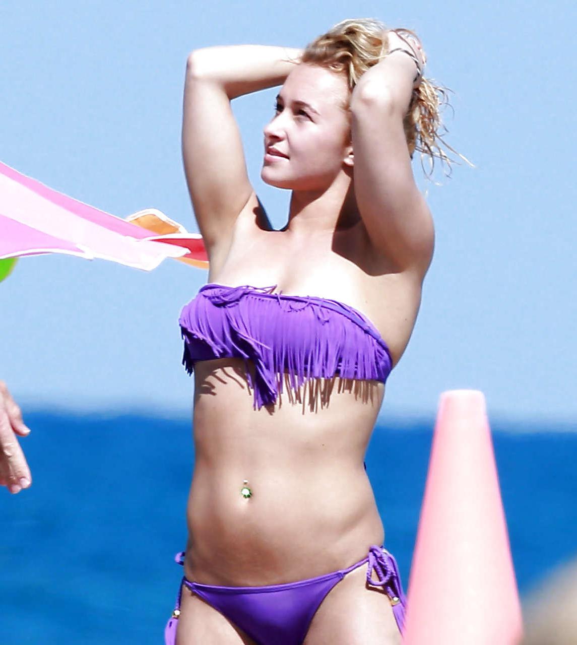 16P Hayden Panettiere exposing sexy body and hot ass in bikini