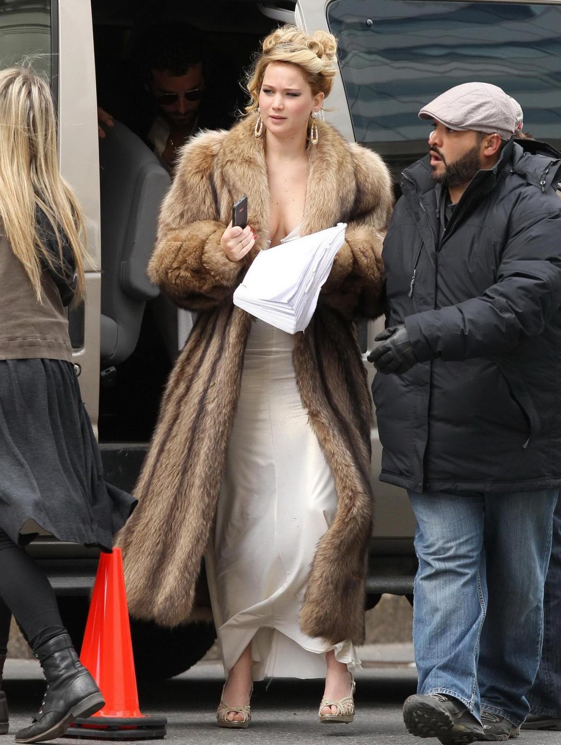16P Jennifer Lawrence showing huge cleavage downblouse on the 'Untitled David O. Rus