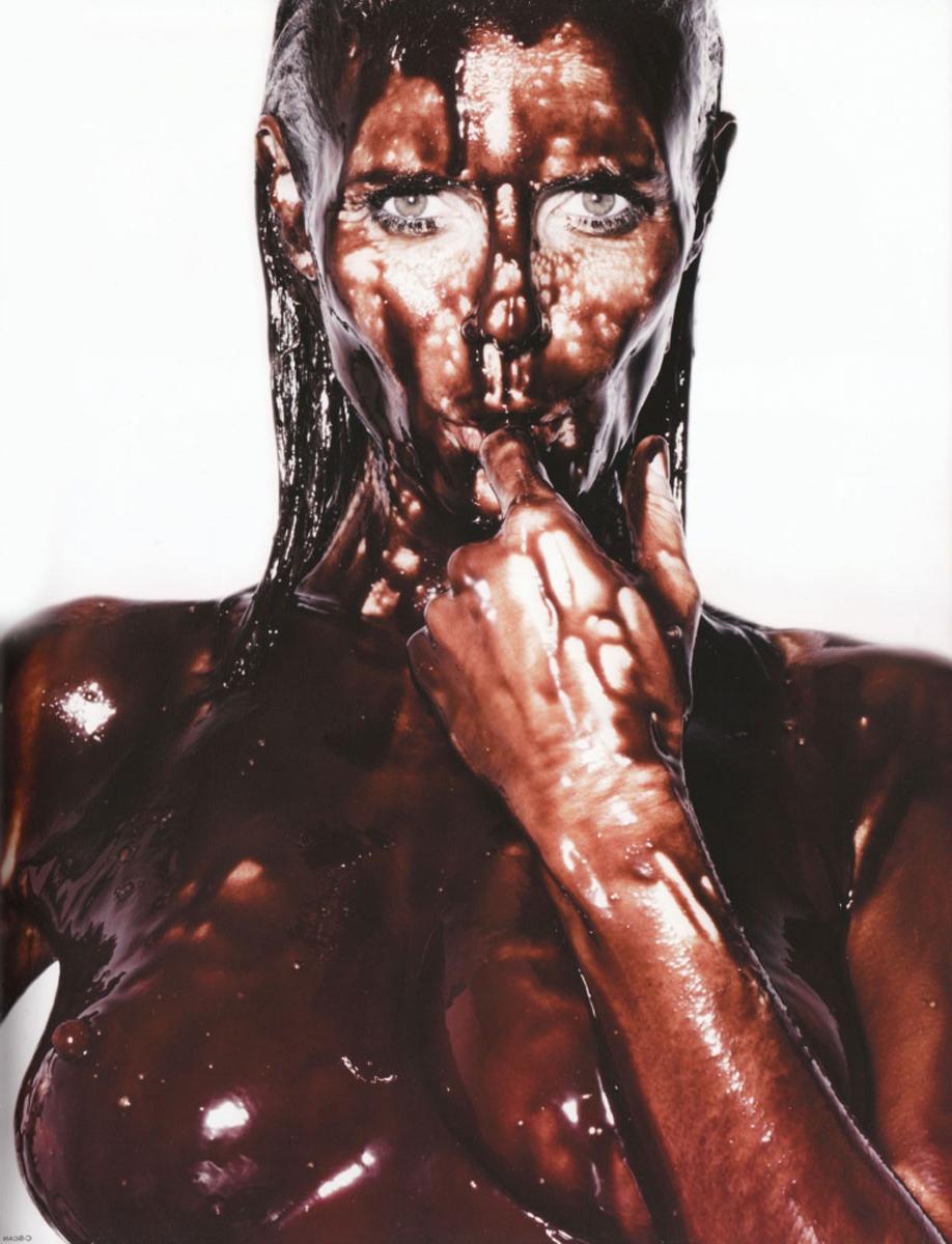 15P Heidi Klum oops boobs fall out of dress