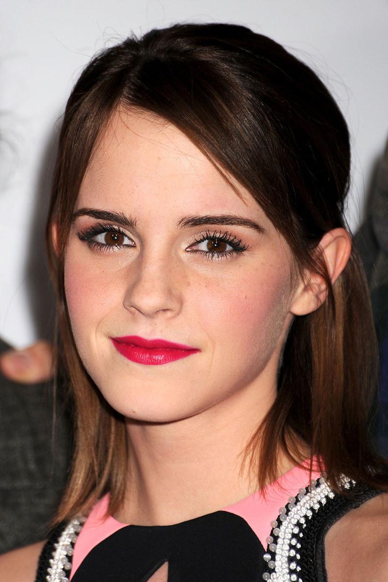 15P Emma Watson at peoples choice awards in la