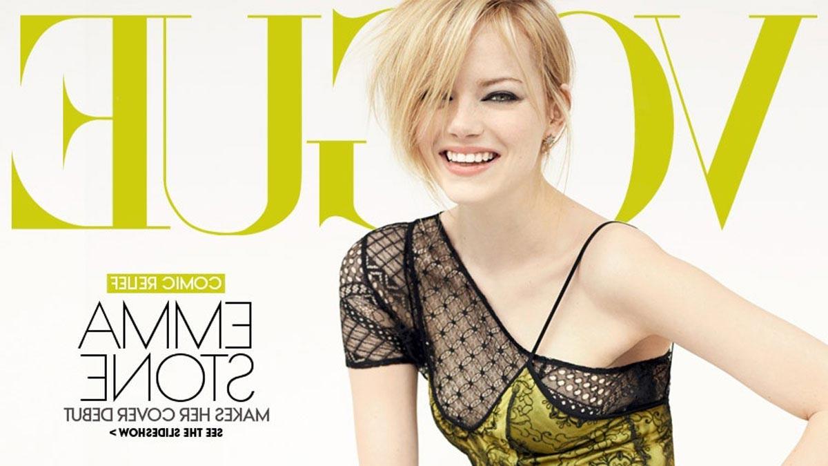 15P Emma Stone looking beautiful in black dress