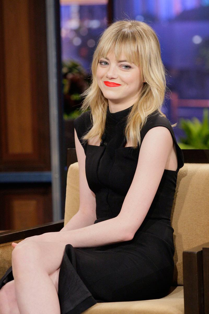 15P Emma Stone looking beautiful in black dress