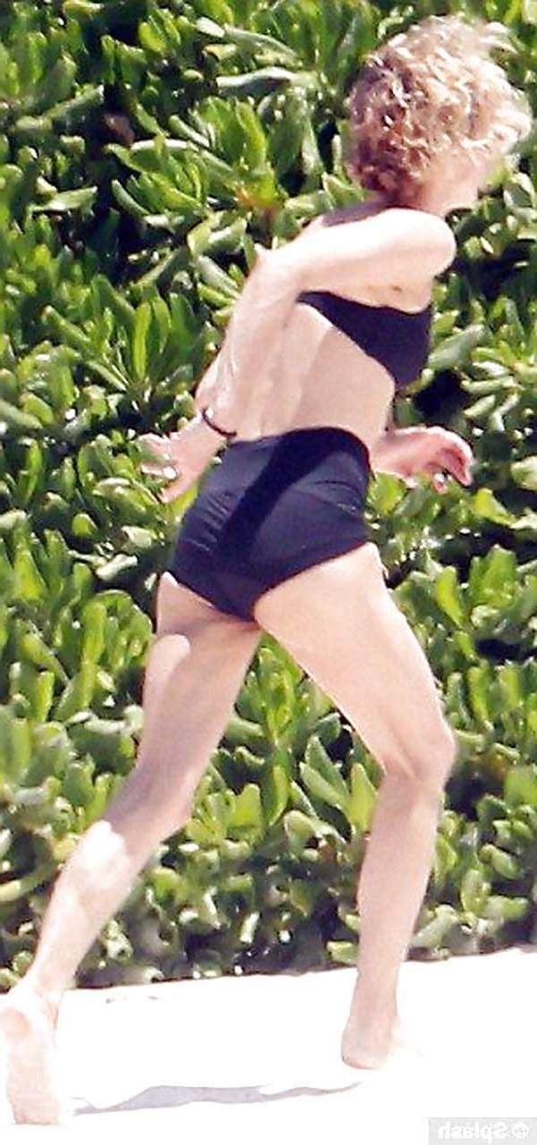 10P Meg Ryan exposing her nice big boobs and lets boy grab them