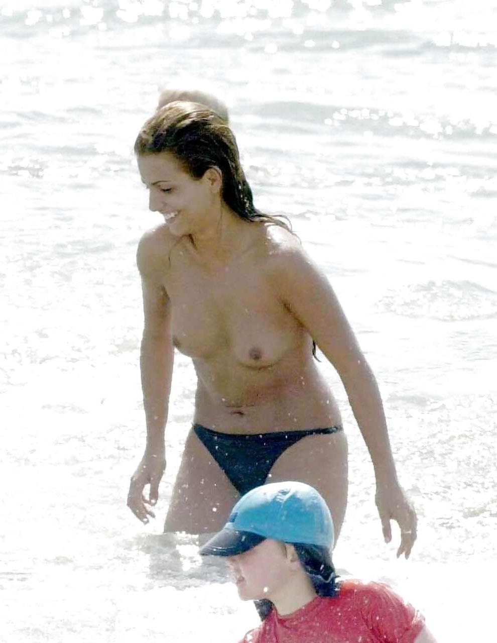 10P Monica Cruz showing her tits and ass in bikini and in stockings