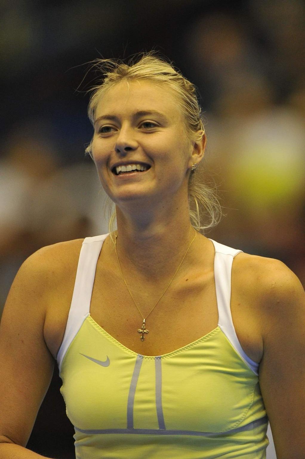 10P Maria Sharapova flashing her panties at the exhibition tennis match in Milan, It