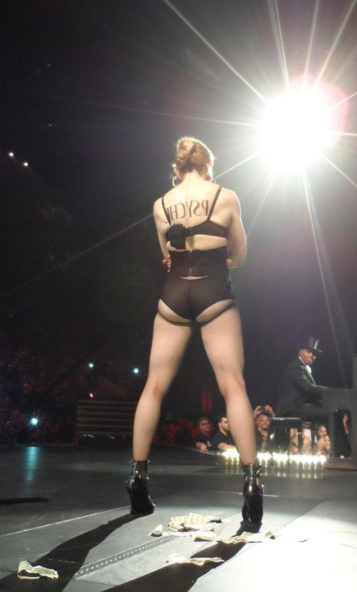 15P Madonna exposes her nipple on stage
