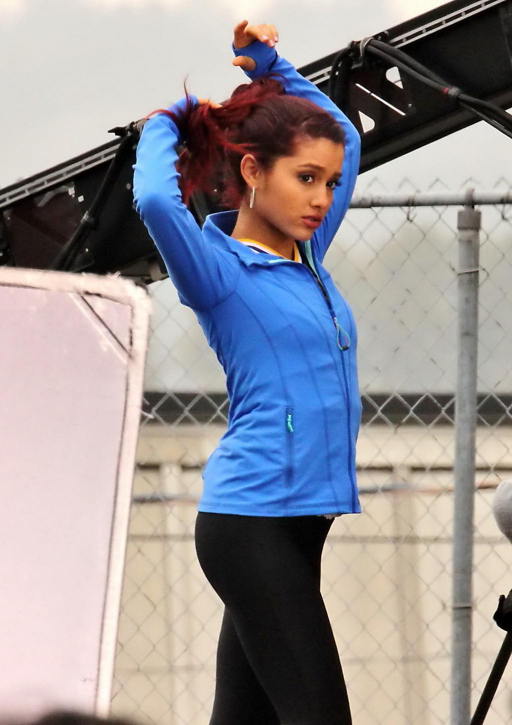 10P Ariana Grande showing off her ass in tights on the set of 'Swindle' in Vancouver