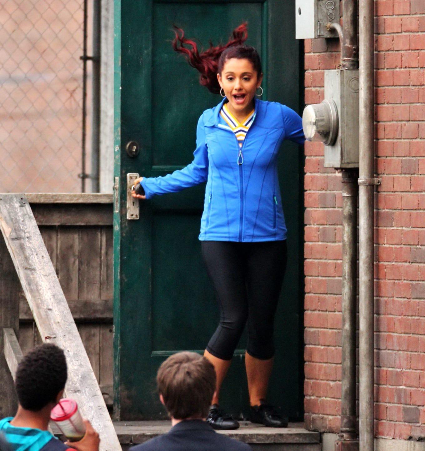 10P Ariana Grande showing off her ass in tights on the set of 'Swindle' in Vancouver