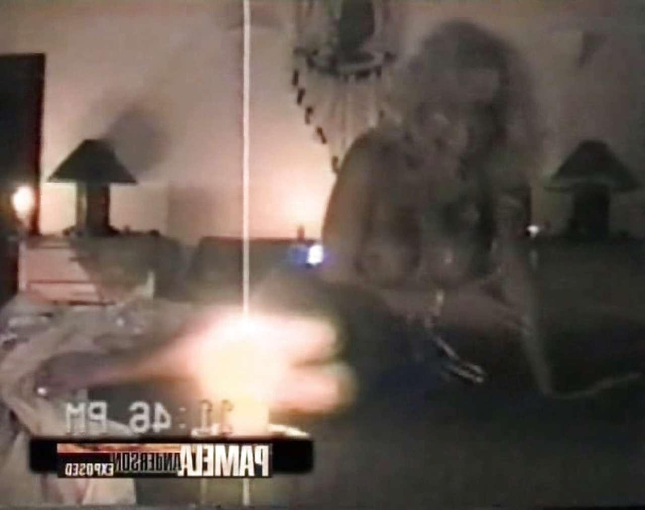 10P Pamela Anderson fucking and sucking cock on private sex tape