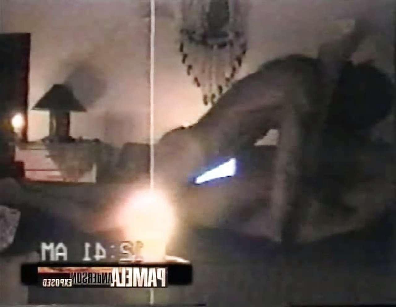 10P Pamela Anderson fucking and sucking cock on private sex tape