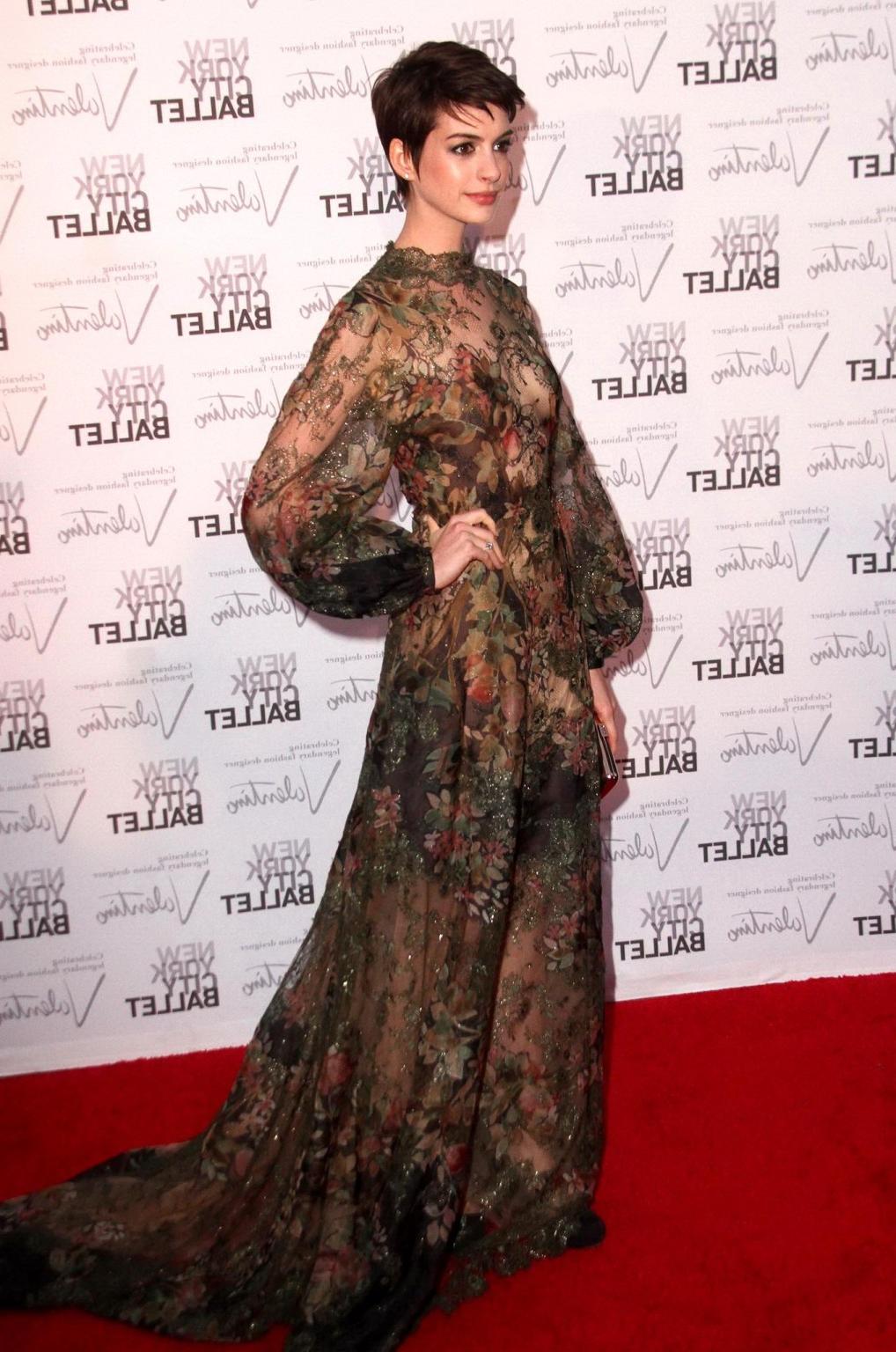 10P Anne Hathaway braless wearing a partially see through dress at New York Balet Fa