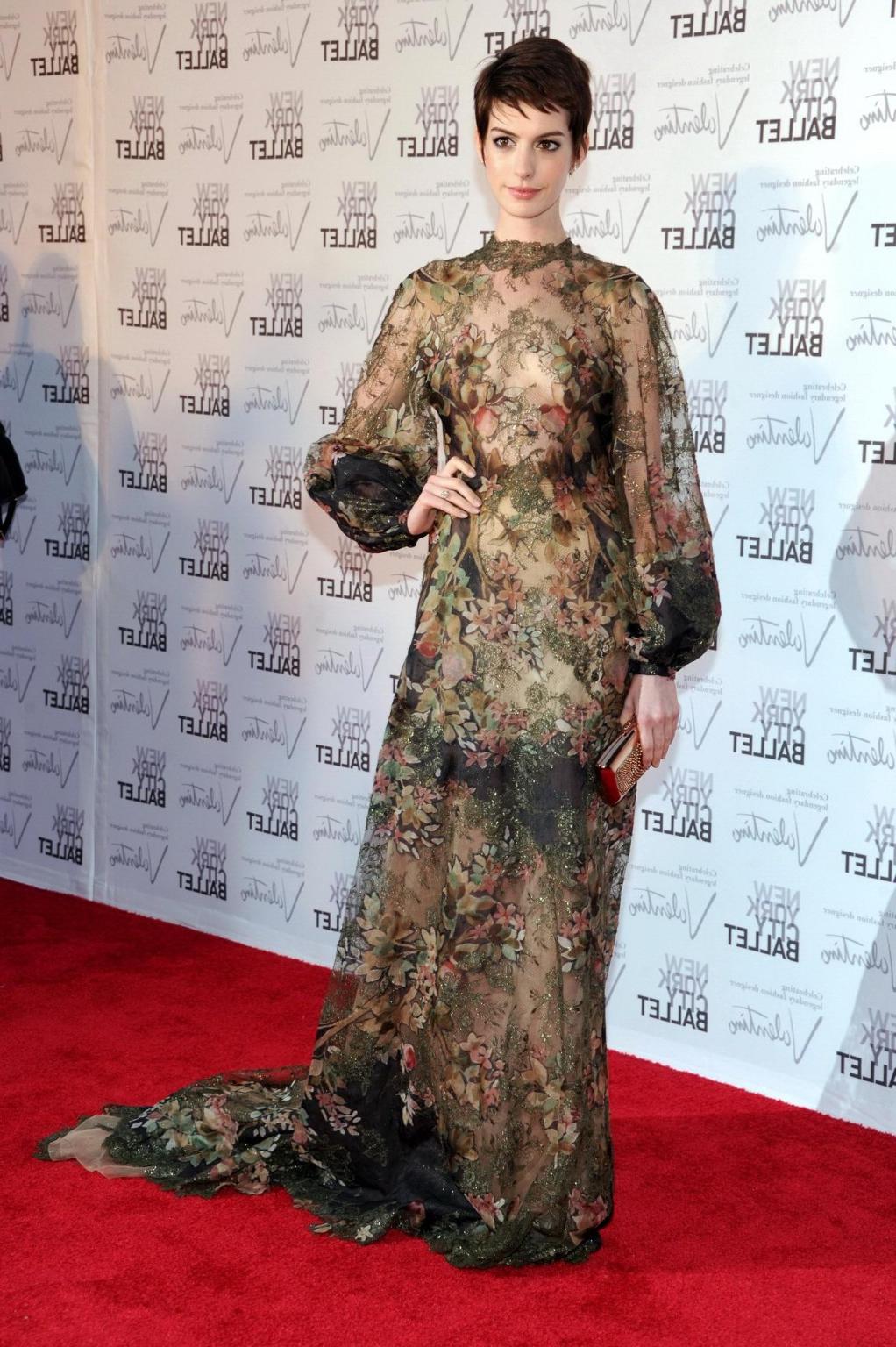 10P Anne Hathaway braless wearing a partially see through dress at New York Balet Fa
