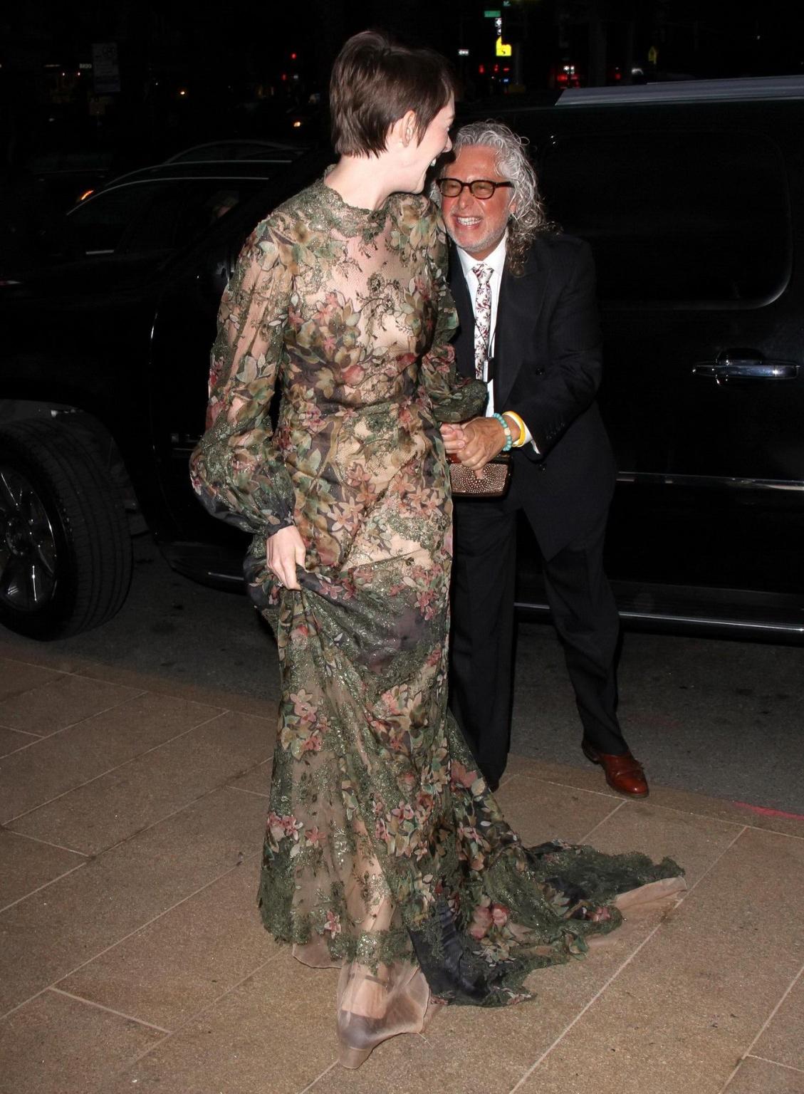 10P Anne Hathaway braless wearing a partially see through dress at New York Balet Fa