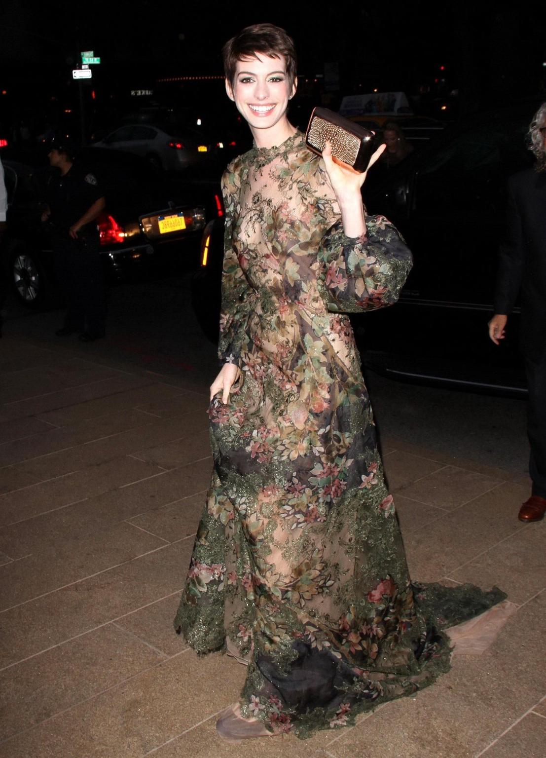 10P Anne Hathaway braless wearing a partially see through dress at New York Balet Fa