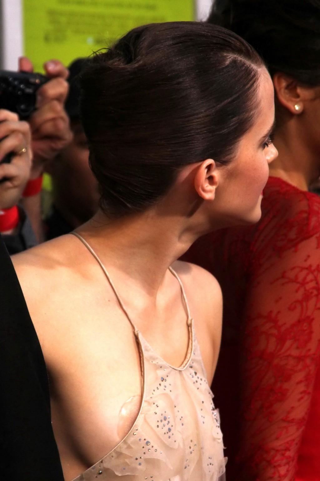 10P Emma Watson braless showing side boob  pasties at 'The Perks of Being a Wallflow