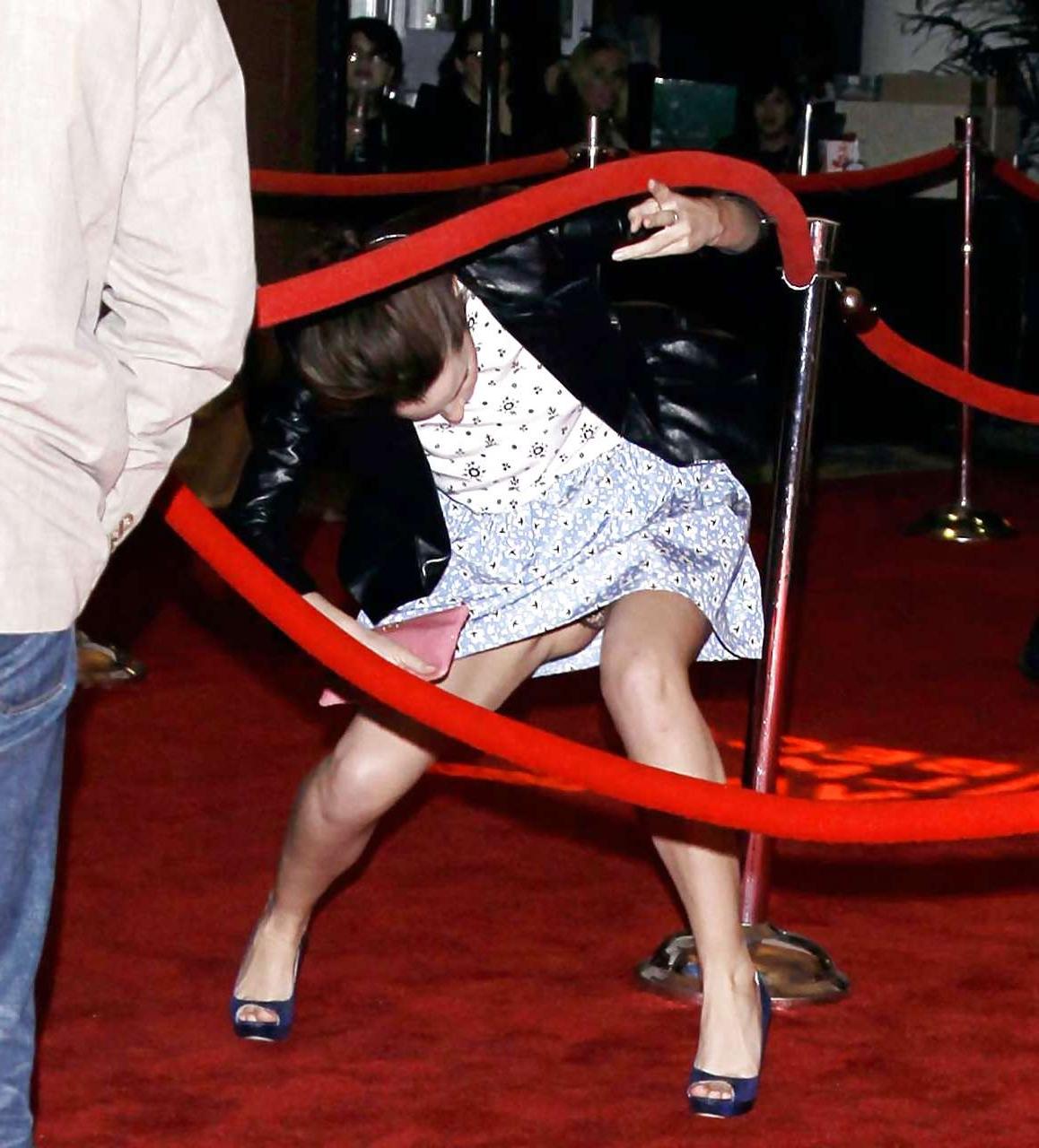 10P Emma Watson exposing her nipples oops paparazzi pictures