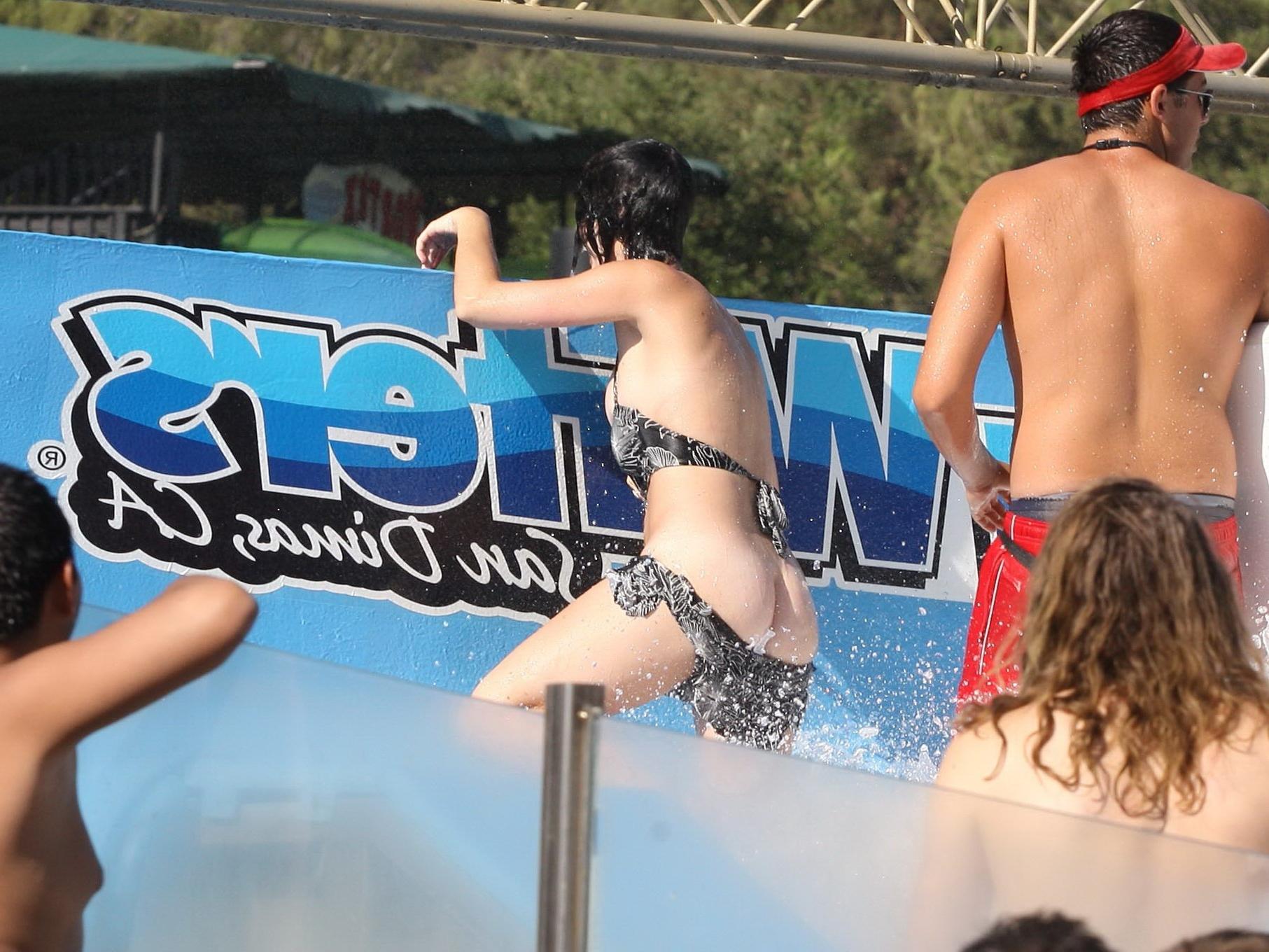 10P Katy Perry showing her bare ass caused by bikini bottom falling off at the water