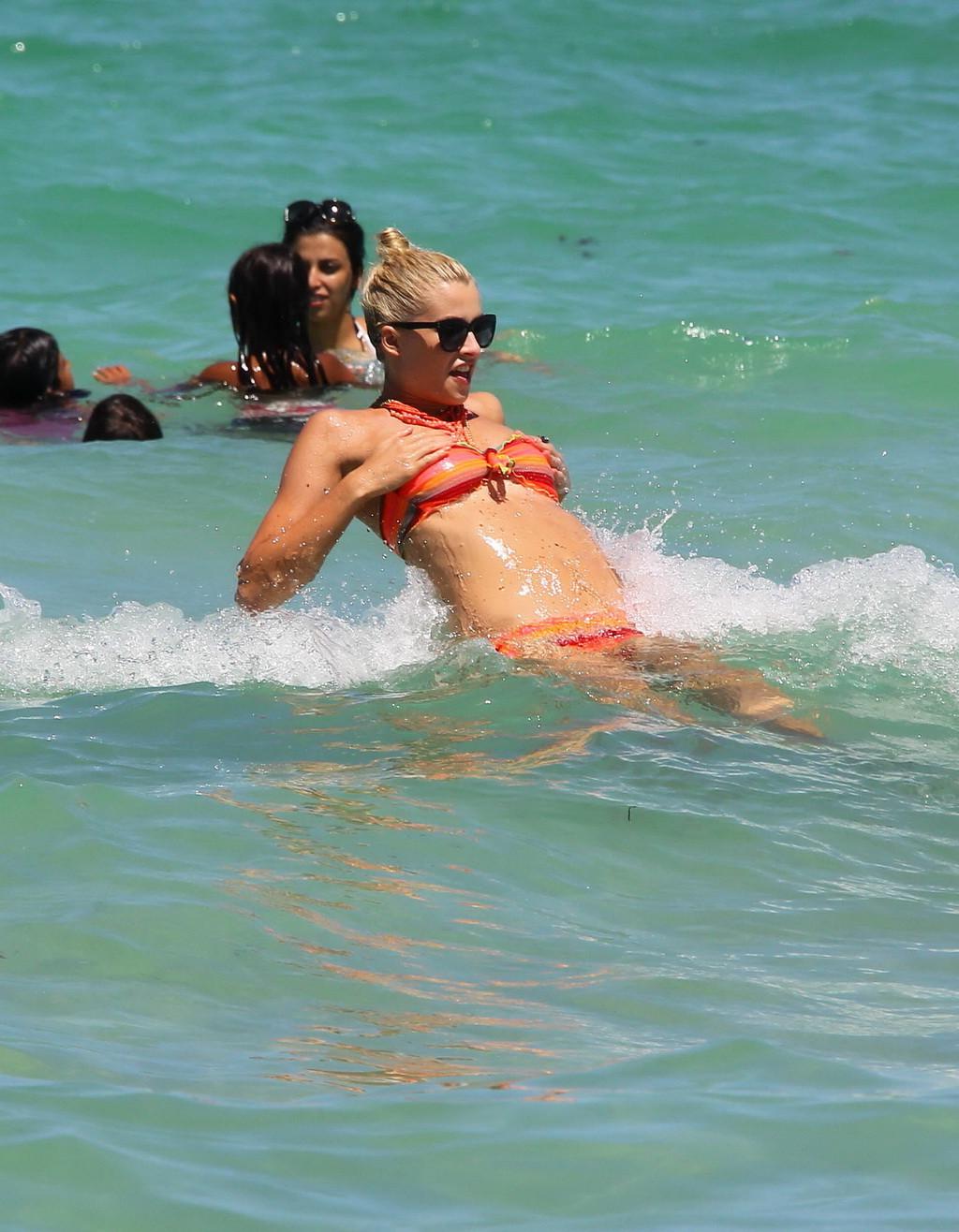 10P Lena Gercke showing off her hot body in skimpy multicolored bikini at the beach 