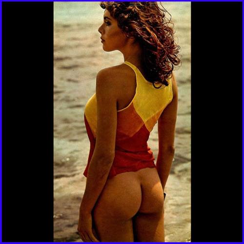 16P Nadia Cassini body shows her tits and ass