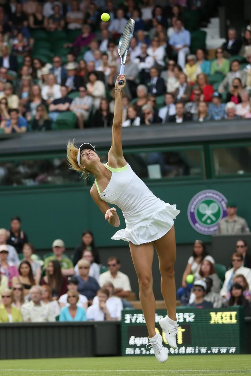 9P Maria Sharapova flashing her panties at the Wimbledon 2012 day one
