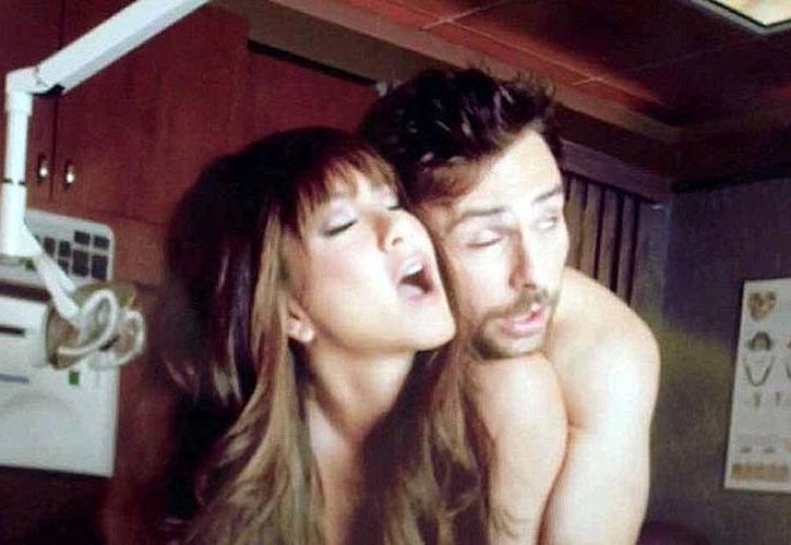 10P Jennifer Aniston sexy topless and bikini paparazzi photos