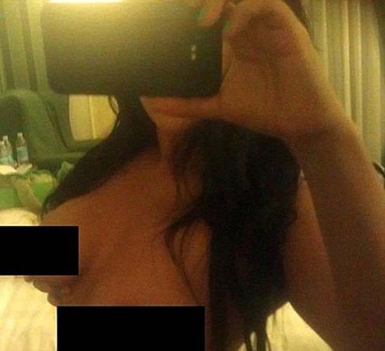 10P Nicole Snooki Polizzi exposing shaved pussy on leaked photos