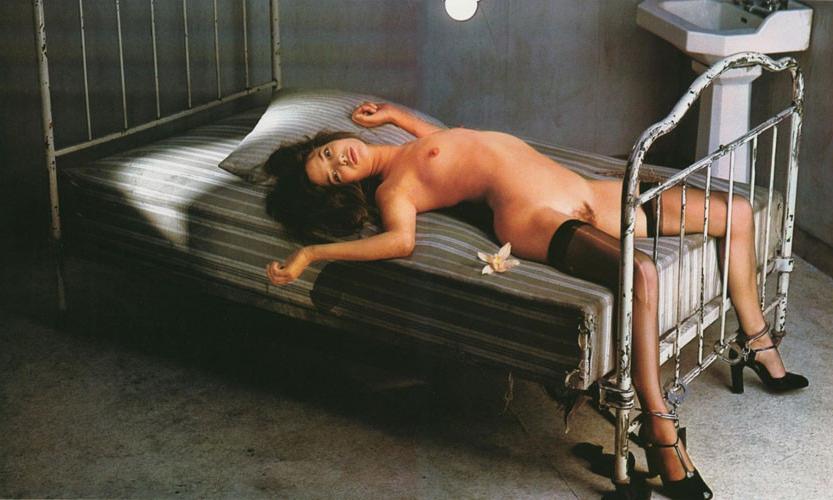 16P Jane Birkin body shows her tits and ass