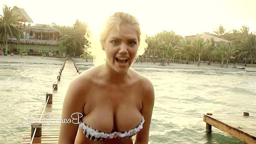 10P Kate Upton exposing huge cleavage and sexy body in bikini