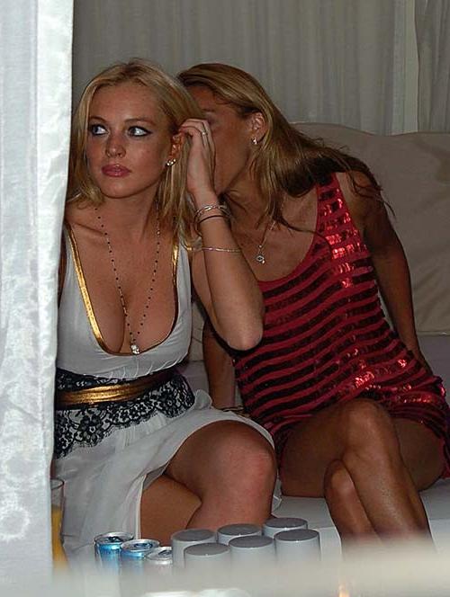 10P Lindsay Lohan sexy topless and bikini paparazzi photos