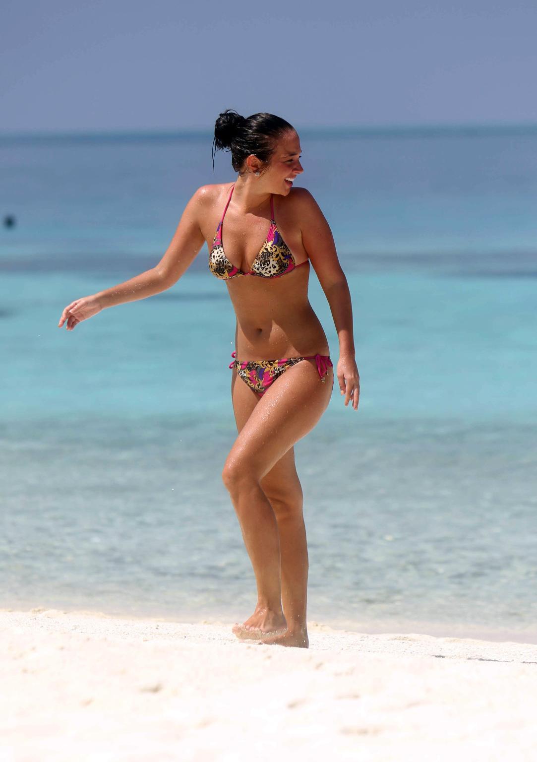 8P Black cock lovin' Tulisa Contostavlos in bikini vacating with her boyfriend on t