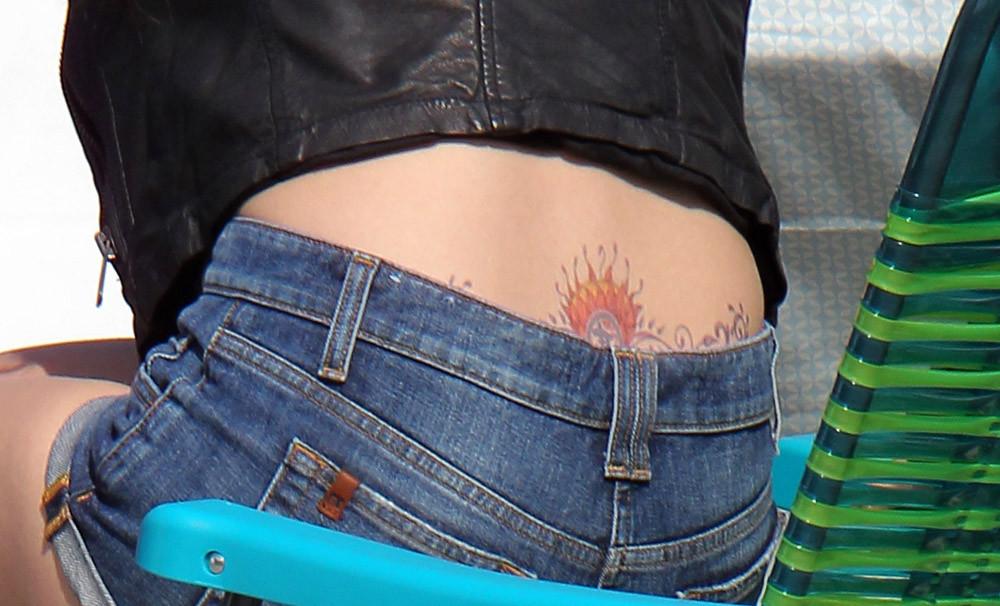 15P Emma Watson in shorts and showing her nice stomach