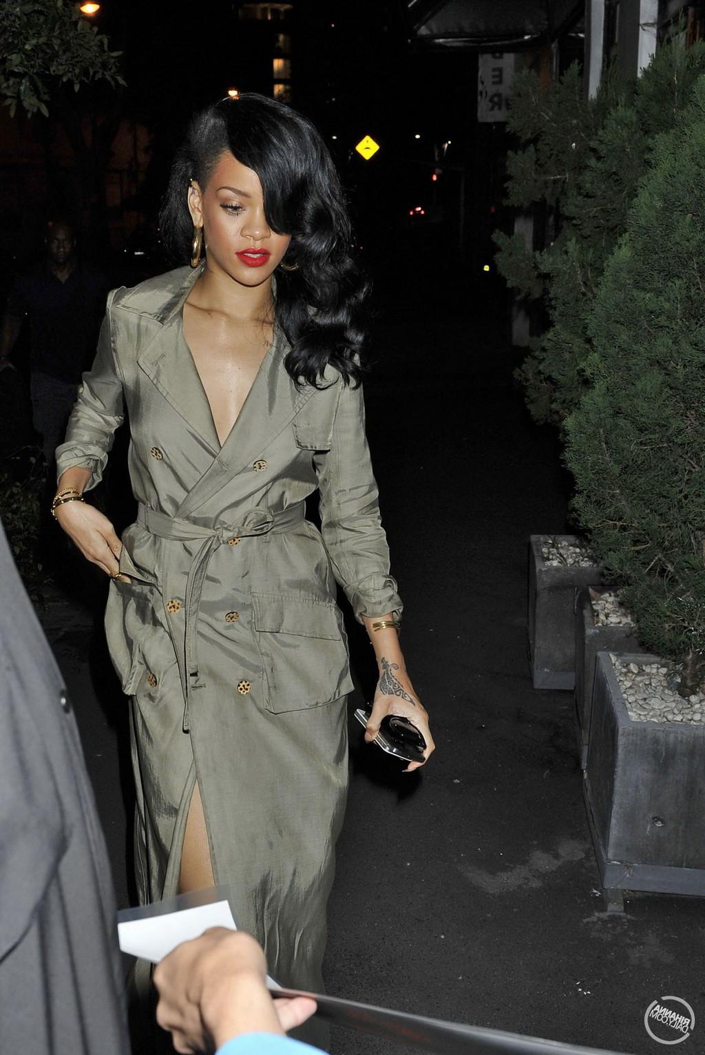 16P Rihanna showing big cleavage  long legs in wide open topcoat out in Sydney and a