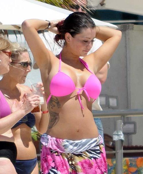 16P Jenni Farley sexy and hot bikini and topless paparazzi photos