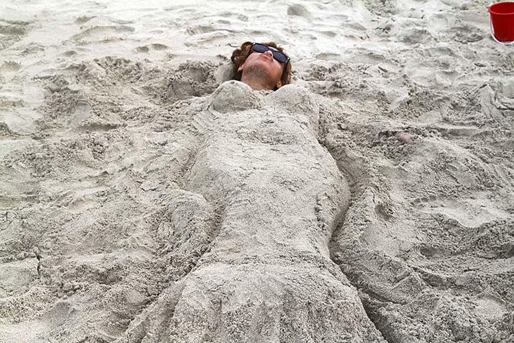 16P Beyonce Knowles exposing sexy bikini body on private photos