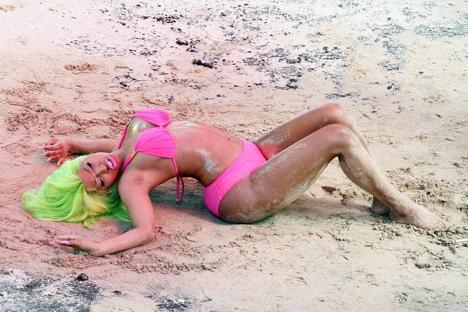 16P Nicki Minaj looks hot wearing a bikini on set of music video in Hawaii