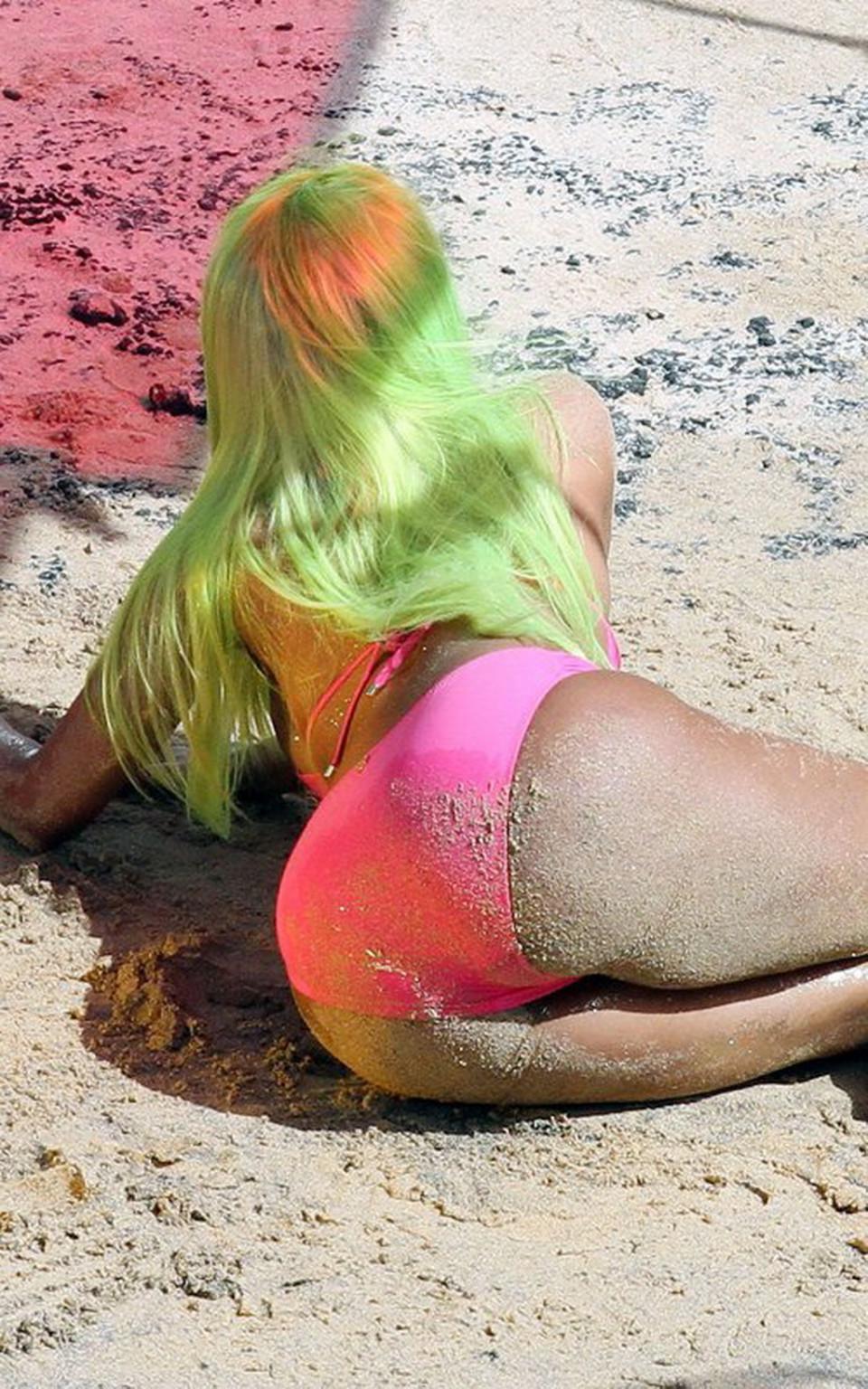16P Nicki Minaj looks hot wearing a bikini on set of music video in Hawaii