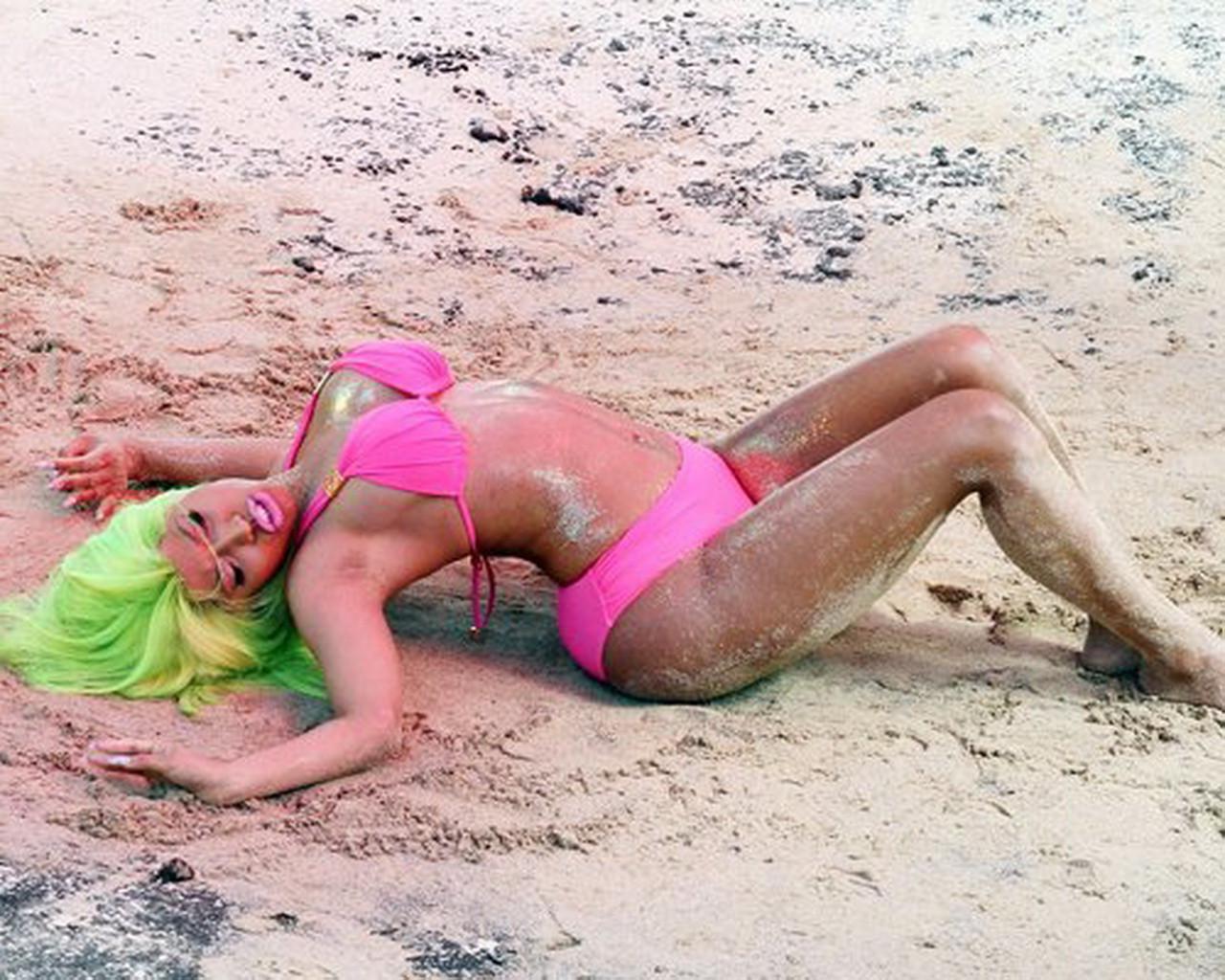 16P Nicki Minaj looks hot wearing a bikini on set of music video in Hawaii