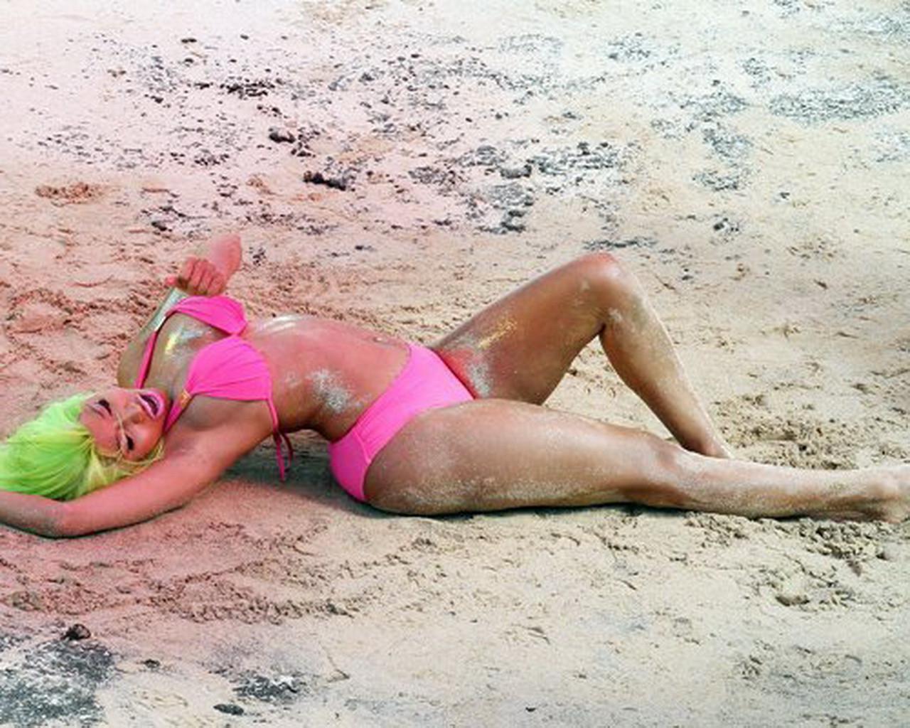 16P Nicki Minaj looks hot wearing a bikini on set of music video in Hawaii