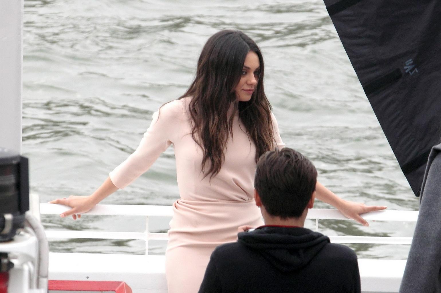16P Mila Kunis paparazzi ass photos at Christian Diors yacht in Paris,and out on a d