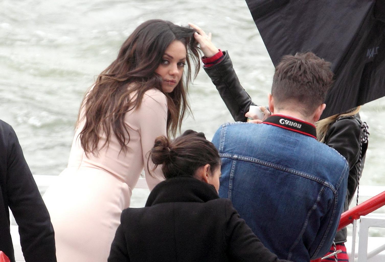 16P Mila Kunis paparazzi ass photos at Christian Diors yacht in Paris,and out on a d