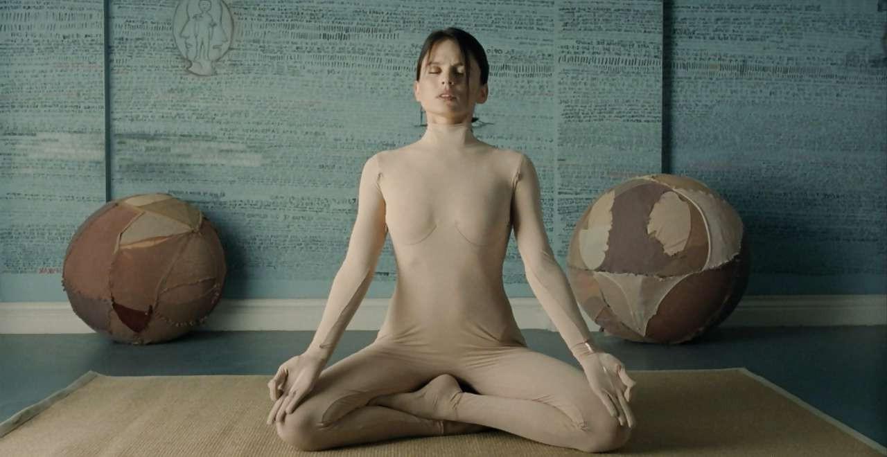 16P Elena Anaya showing her nice tits and ass in nude movie scenes