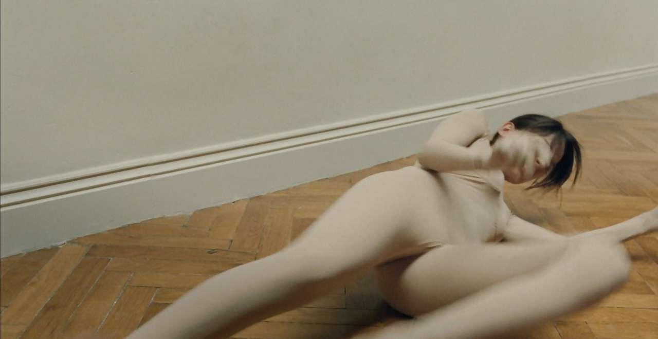 16P Elena Anaya showing her nice tits and ass in nude movie scenes