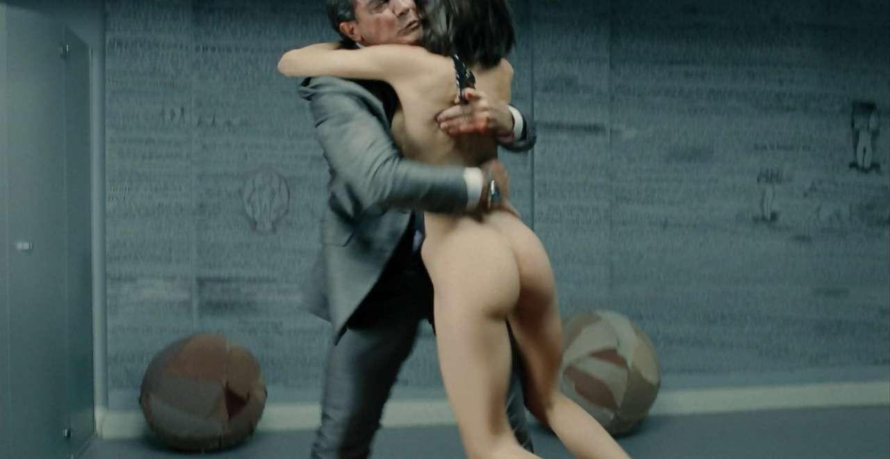 16P Elena Anaya showing her nice tits and ass in nude movie scenes