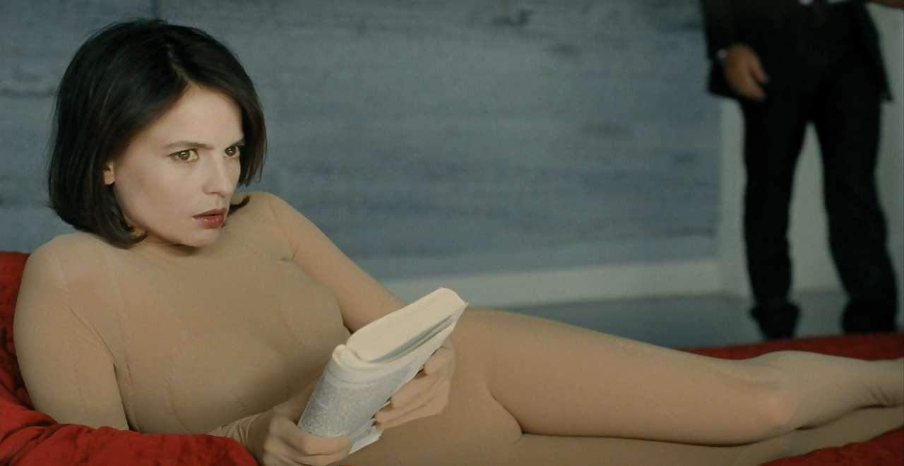 16P Elena Anaya showing her nice tits and ass in nude movie scenes