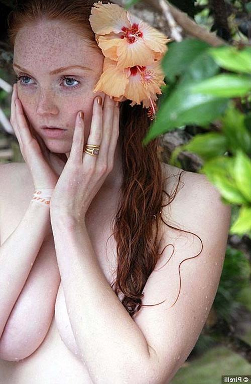 16P Lily Cole posing totally nude and showing red hair pussy