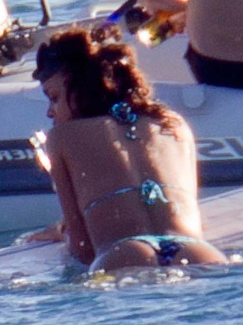 16P Rihanna exposing sexy body and hot ass in bikini while snorkling