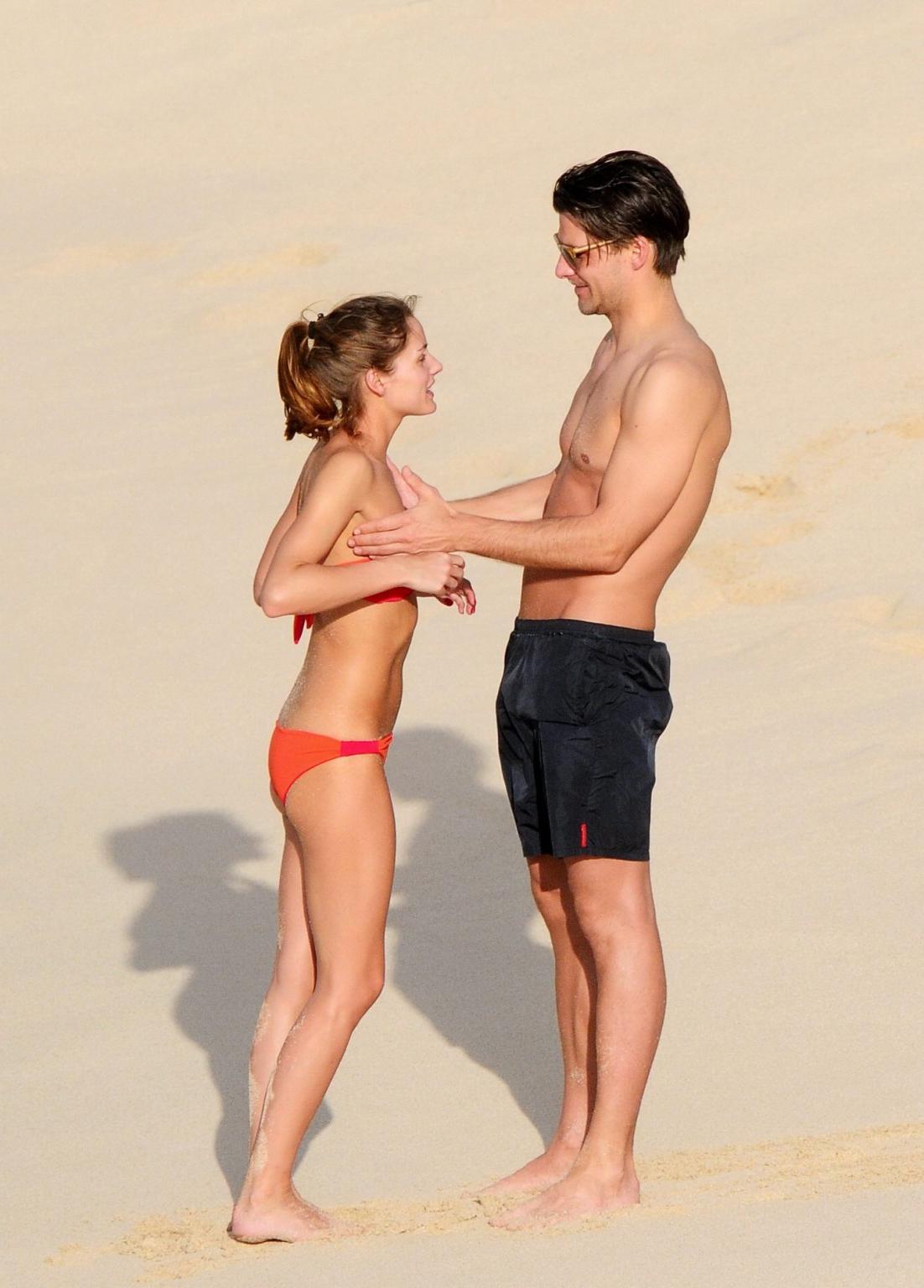 16P Olivia Palermo in bikini making out with her boyfriend on a beach in St. Barts