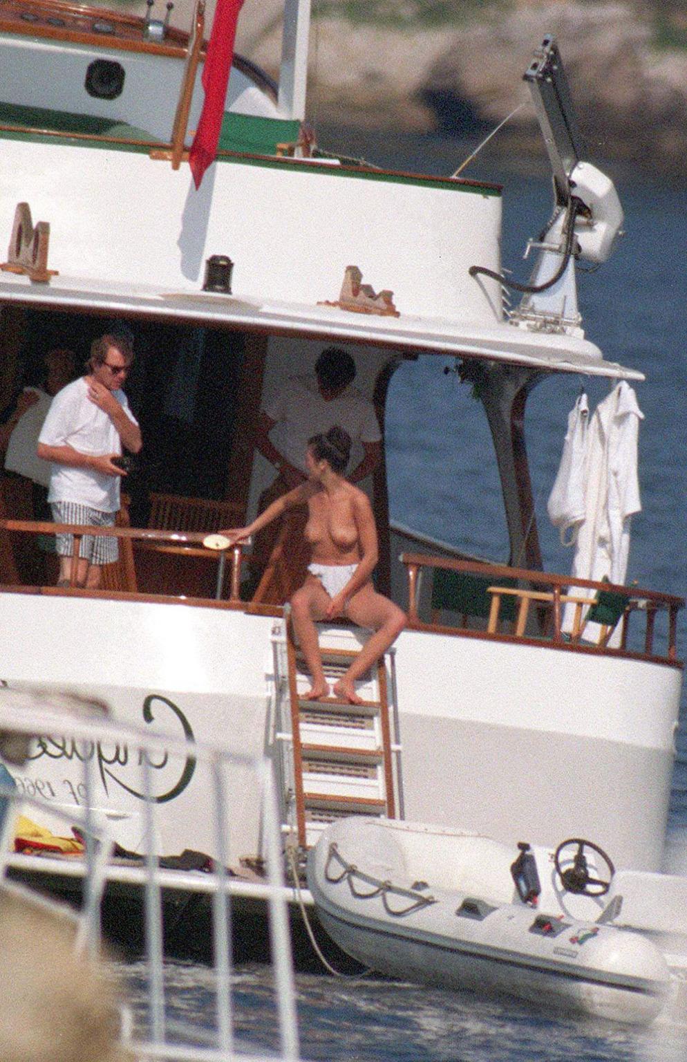 16P Catherine Zeta Jones sunbathing her topless